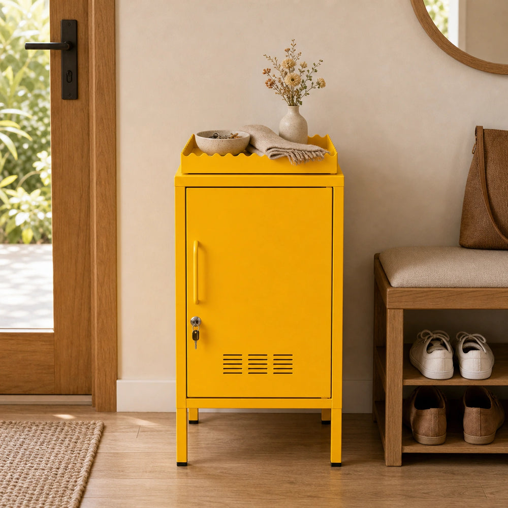 Kit armario de aco Amarelo com bandeja LockStock em hall de organizacao
