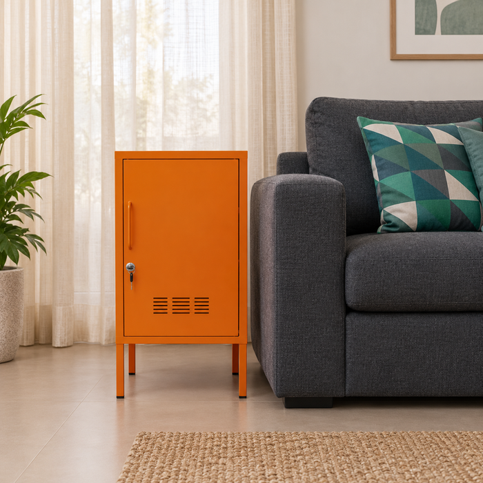 Armário de aço LockStock Terracota 72 cm — sala com sofá